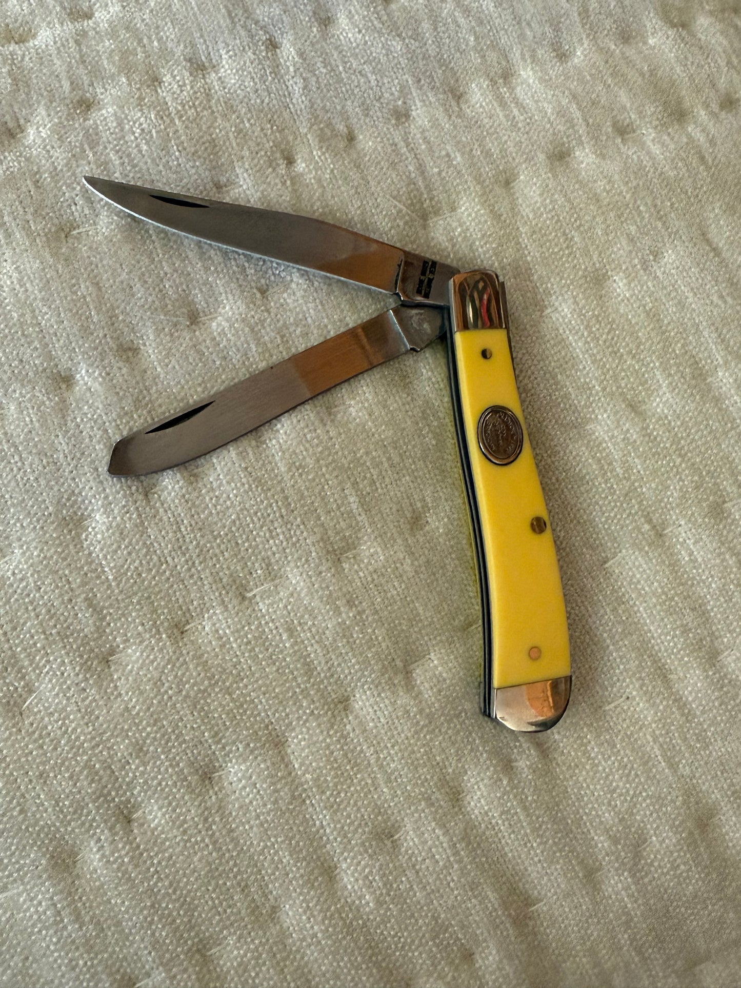 #3201B Moore Maker Yellow Trapper