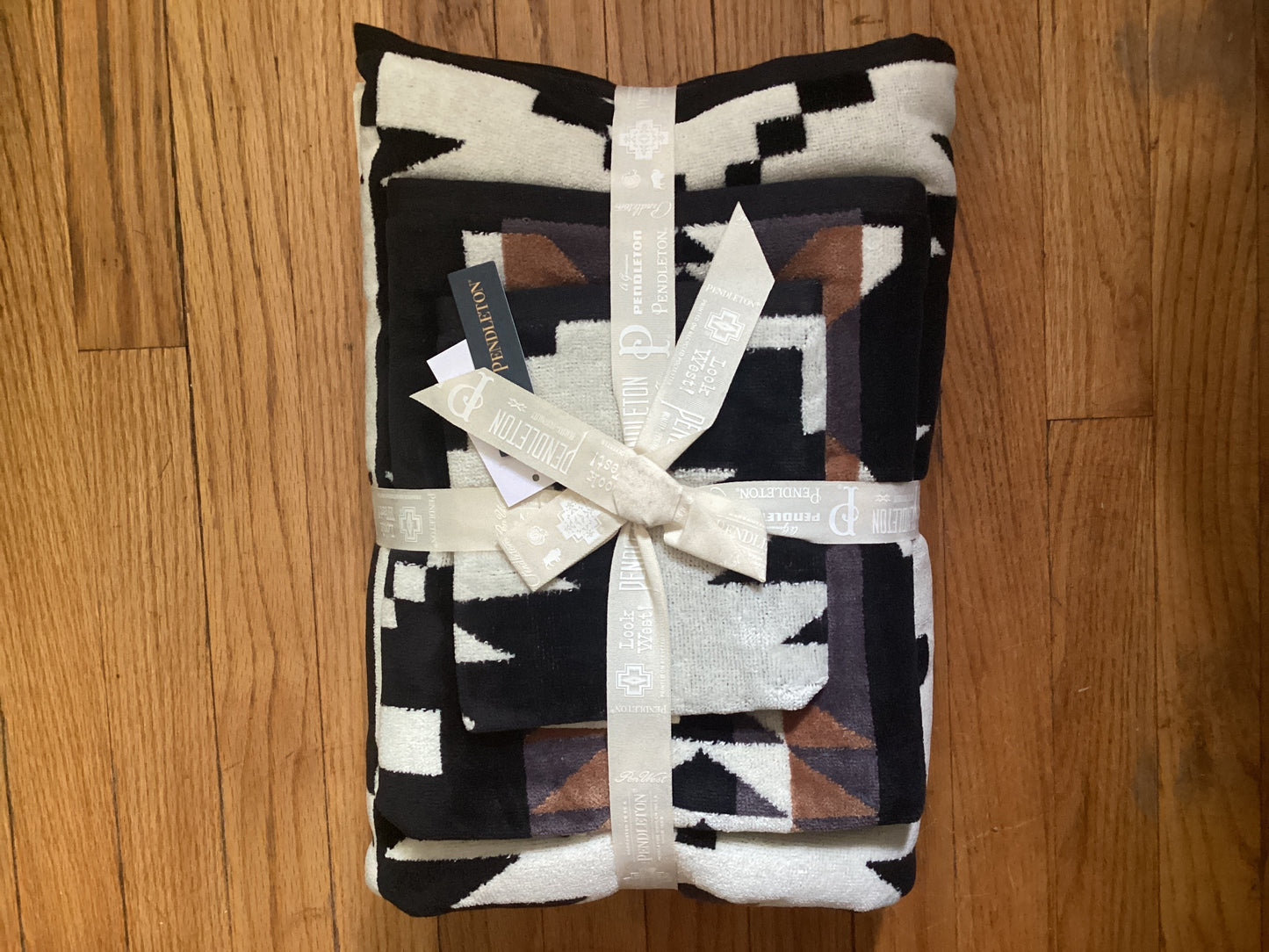 Pendleton Spider Rock Towel Set