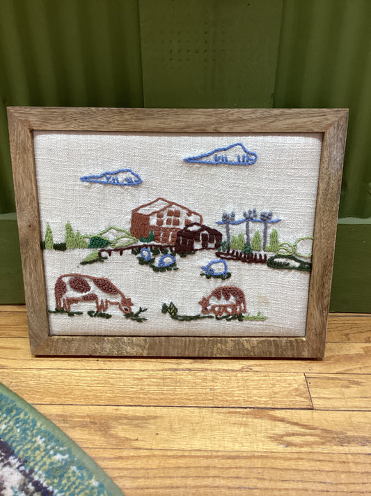 Embroidered picture frame